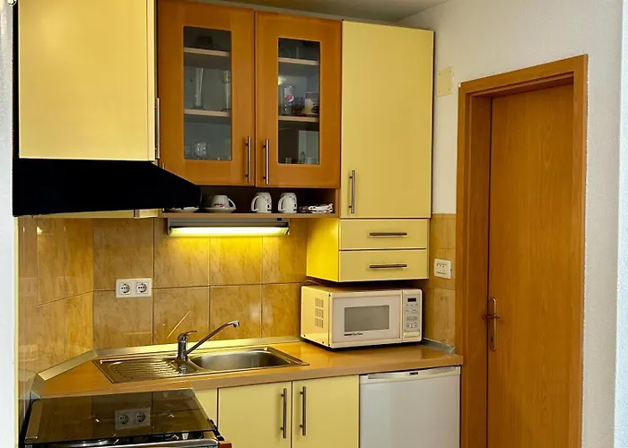 Dinka * Τρογκίρ